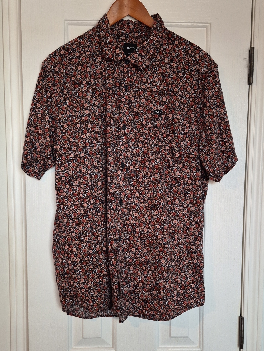 RVCA Men’s Short Sleeve Floral Button-Down Shirt - Black & Red